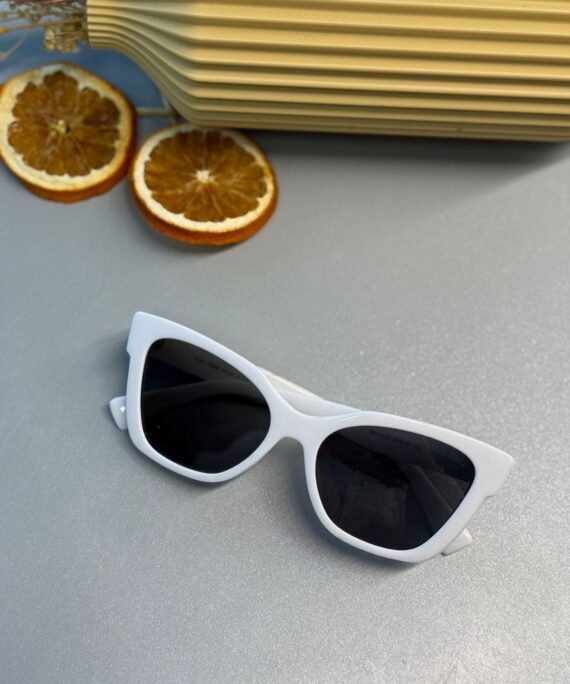 Miu Miu Kedi Gözü Güneş Gözlüğü  - Beyaz