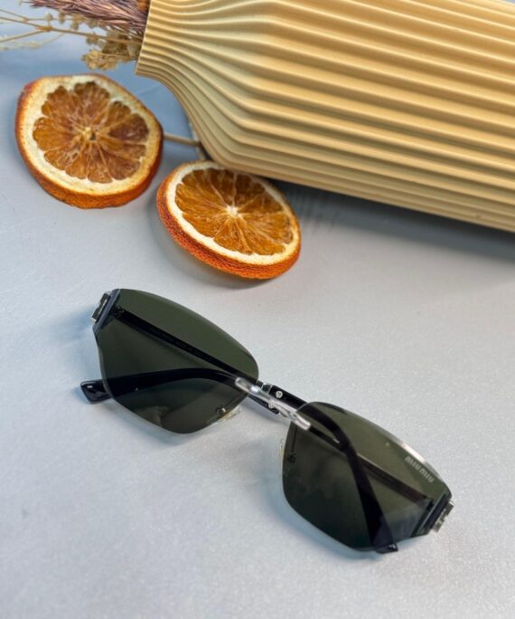 Miu Miu Cam Detaylı Güneş Gözlüğü - Yeşil