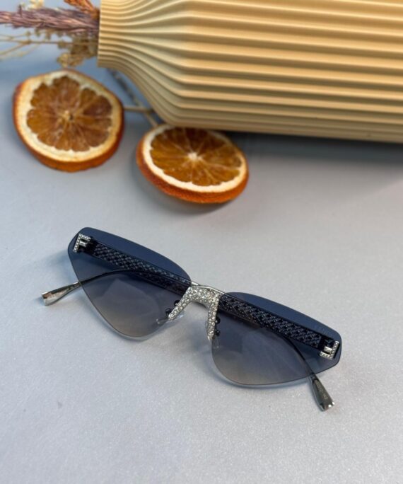 Fendi Üçgen Tasarım Daimond Güneş Gözlüğü - Gümüş Mavi